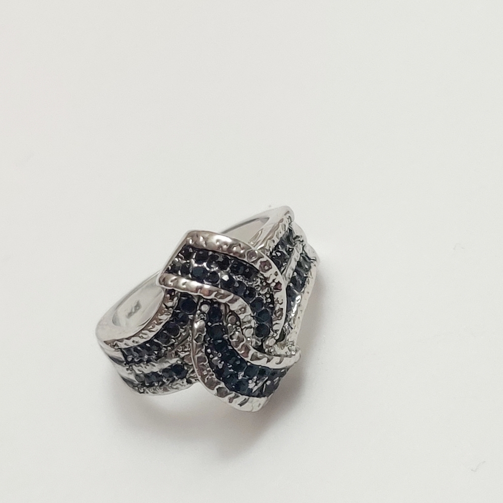 SOLD Black Onyx Knot Ring - Picture 5 of 6